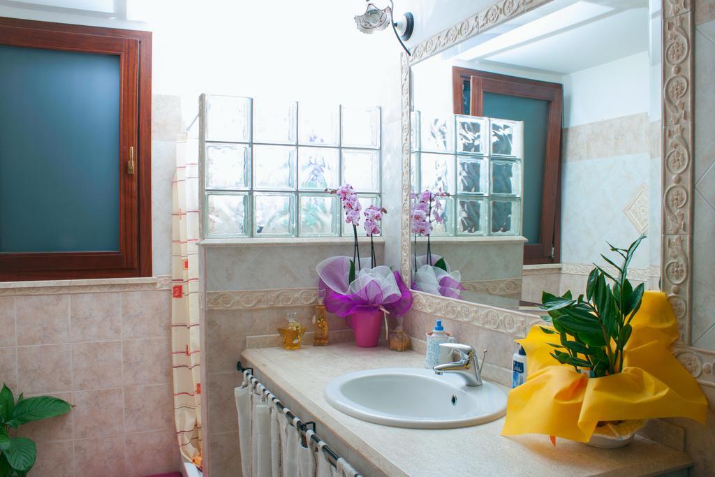 Il Vecchioliveto Di Ornella Bed and Breakfast Marrùbiu Rum bild
