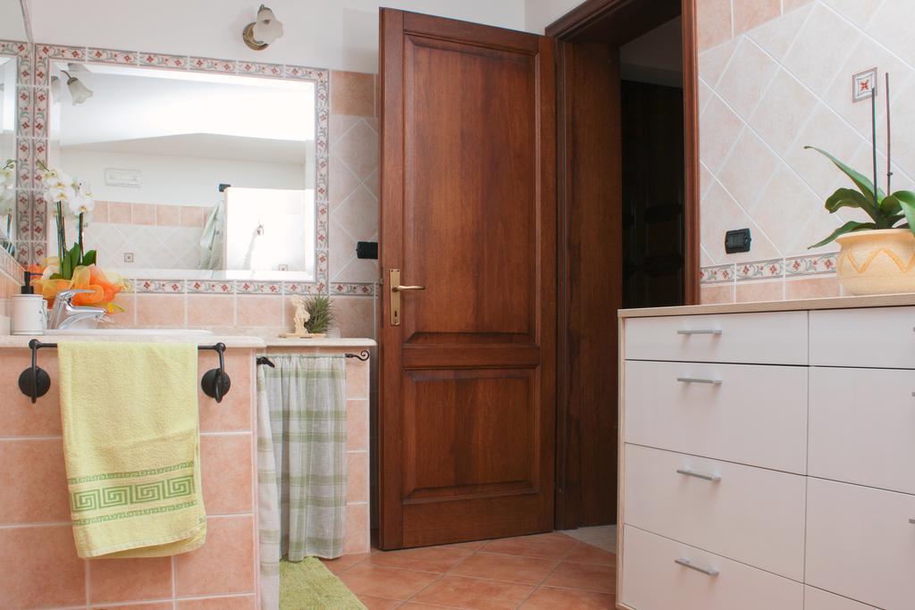 Il Vecchioliveto Di Ornella Bed and Breakfast Marrùbiu Rum bild