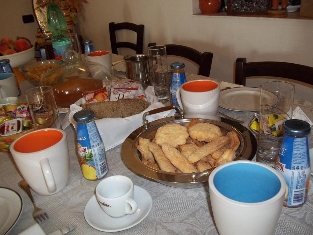 Il Vecchioliveto Di Ornella Bed and Breakfast Marrùbiu Rum bild
